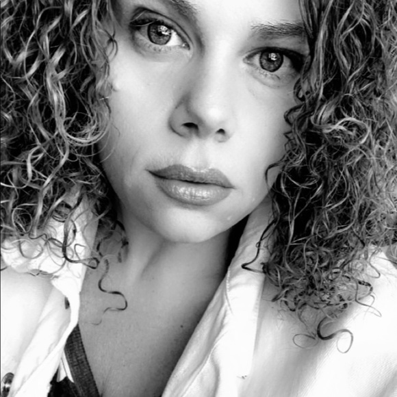 Meet your Posher, Lala - Picture 2 of 2